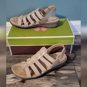 Naturalizer Wyonna tender taupe 7.5M shoe